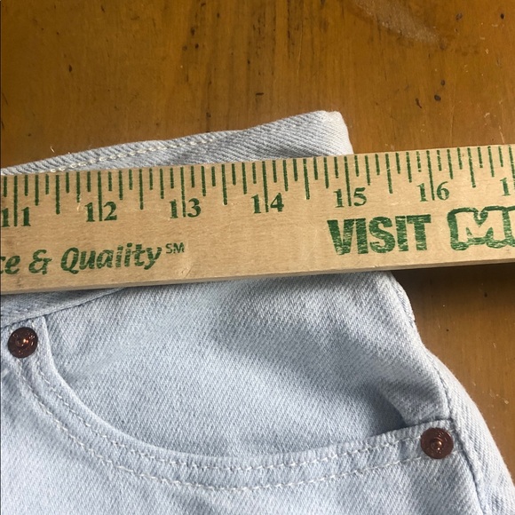 Levi’s Strauss A Line mom shorts 29 Light Blue Women's Denim Shorts - Picture 3 of 10